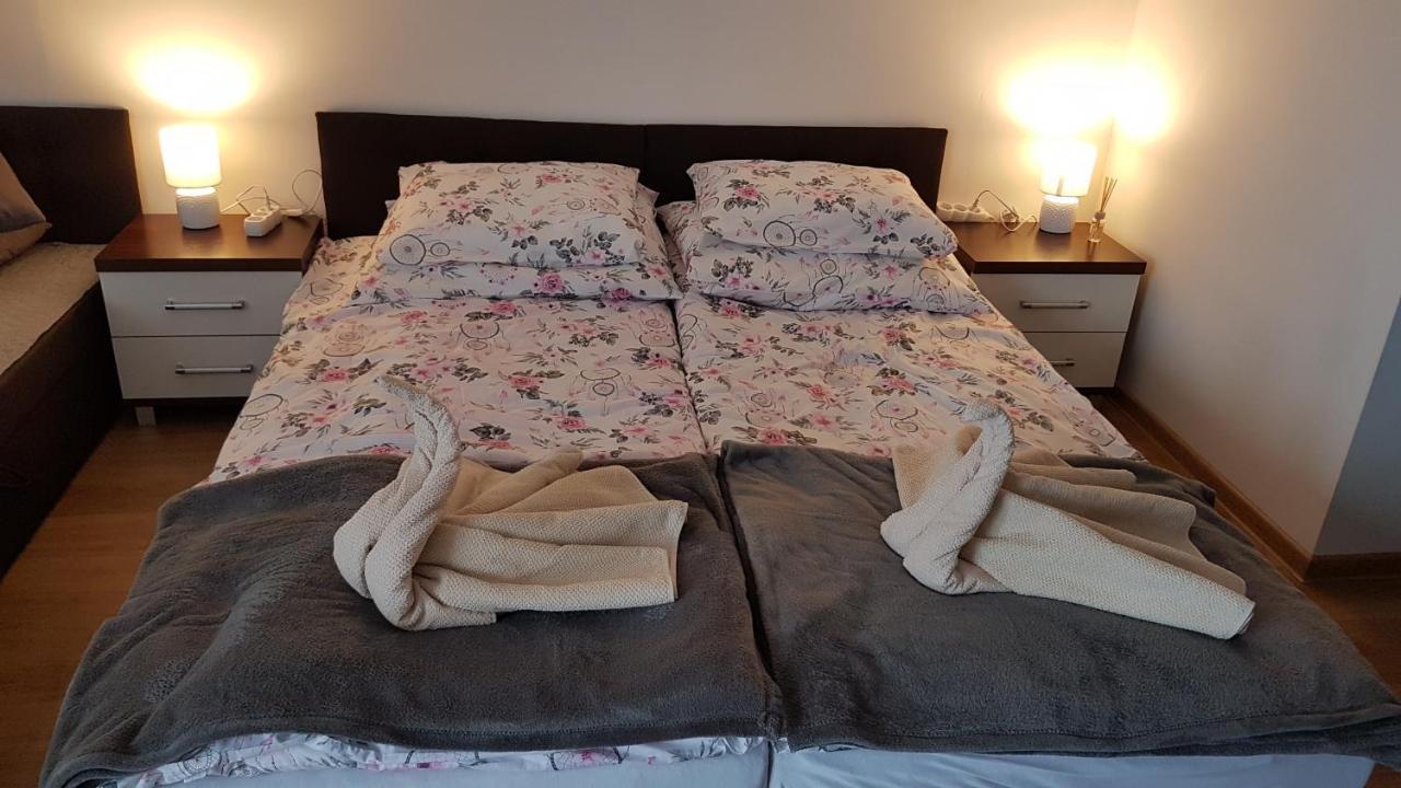 E&S_ Apartament Міліч Екстер'єр фото