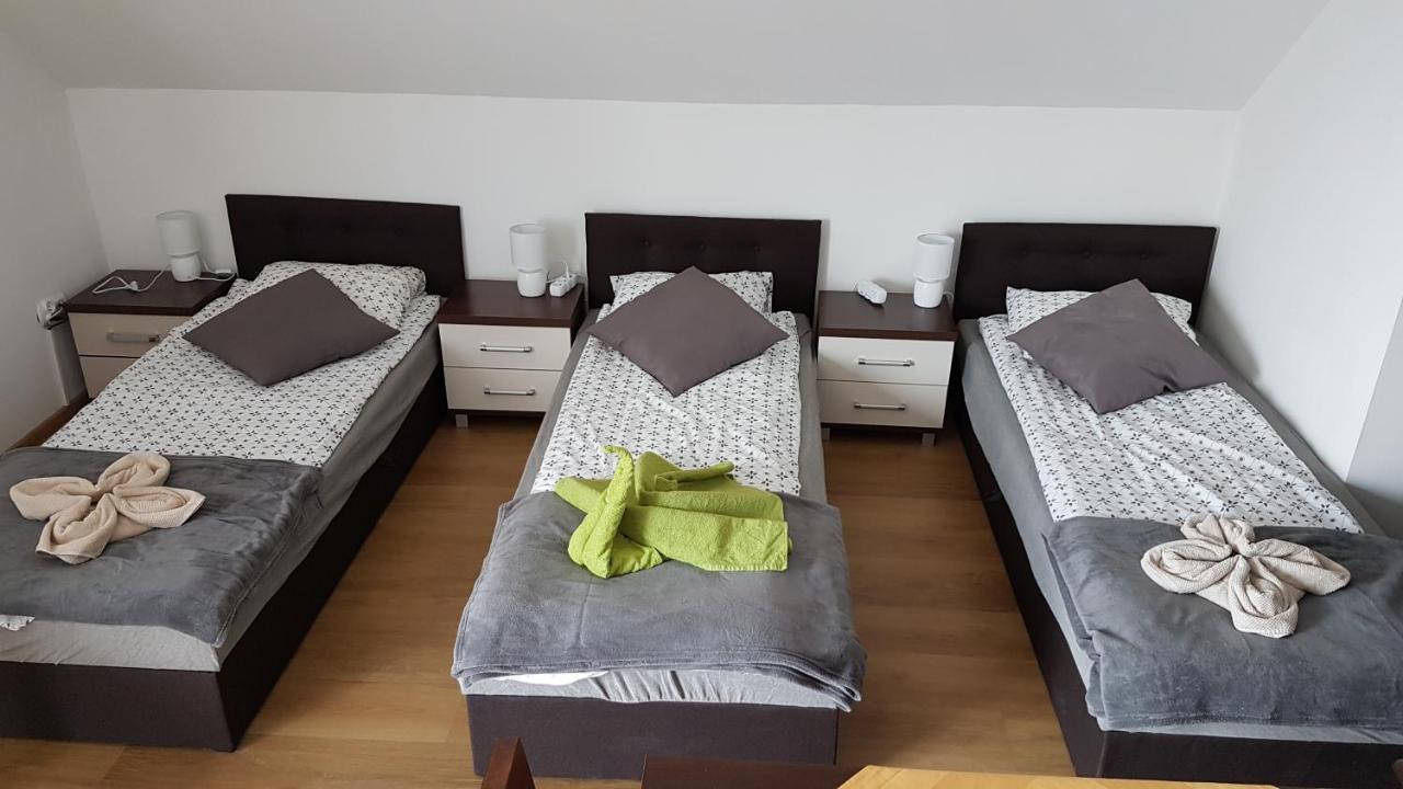 E&S_ Apartament Міліч Екстер'єр фото