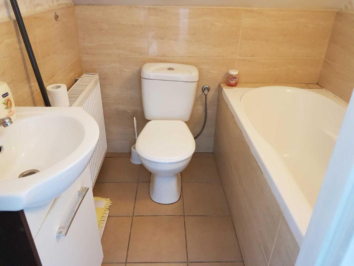 E&S_ Apartament Міліч Екстер'єр фото