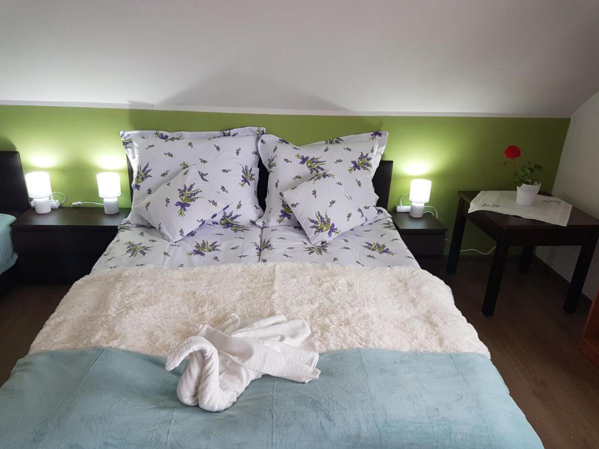 E&S_ Apartament Міліч Екстер'єр фото